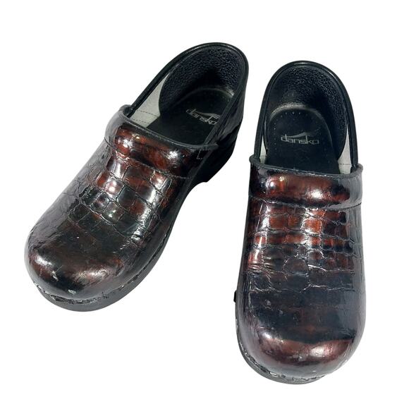 DANSKO! IRIDESCENT BURGUNDY/BLACK CROCO IMPRINT ULTRA COMFY PRO CLOGS! SZ 7.5 - Picture 3 of 12
